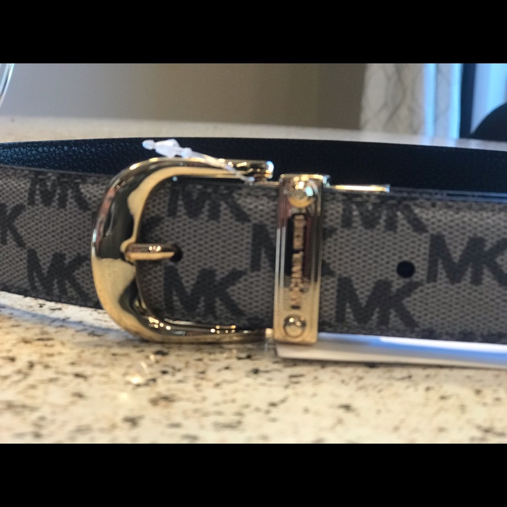 Ladies MICHAEL KORS BELT SMALL NWT REVERSIBLE